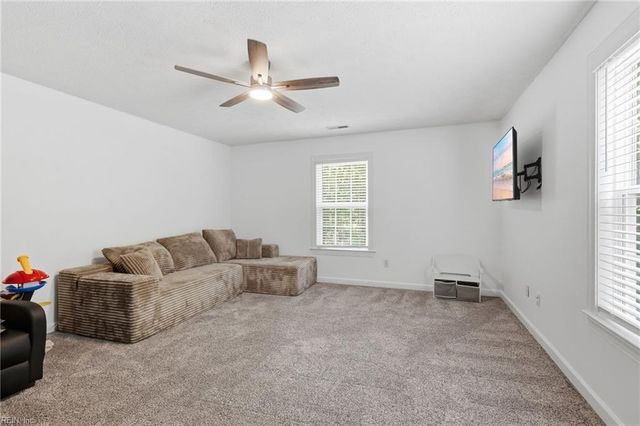 301 Forest View LN, Smithfield, VA 23430