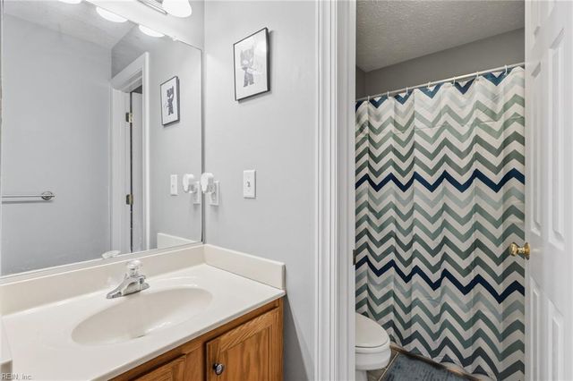 301 Forest View LN, Smithfield, VA 23430