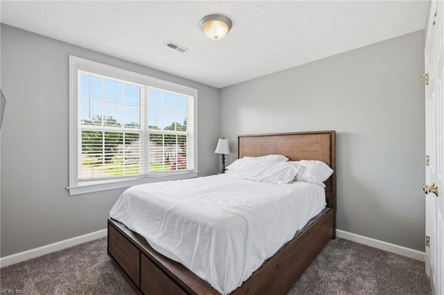 301 Forest View LN, Smithfield, VA 23430