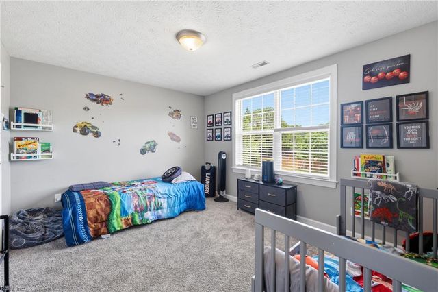 301 Forest View LN, Smithfield, VA 23430