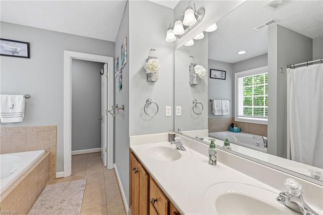 301 Forest View LN, Smithfield, VA 23430