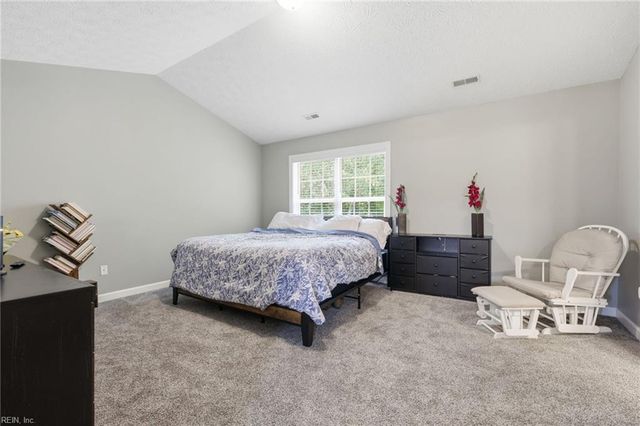 301 Forest View LN, Smithfield, VA 23430