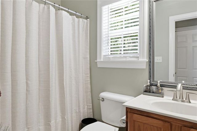 301 Forest View LN, Smithfield, VA 23430