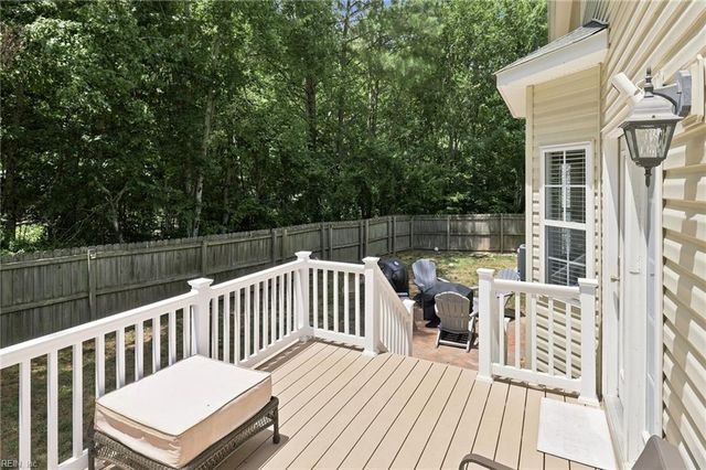 301 Forest View LN, Smithfield, VA 23430