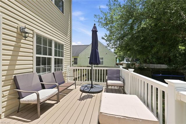 301 Forest View LN, Smithfield, VA 23430