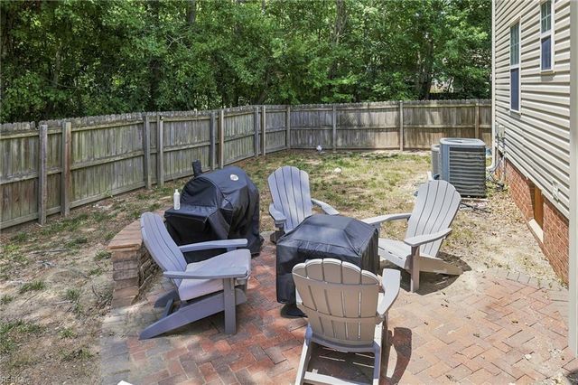 301 Forest View LN, Smithfield, VA 23430