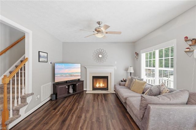 301 Forest View LN, Smithfield, VA 23430