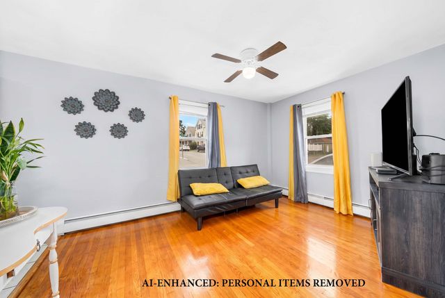 16 South St, Salem, MA 01970