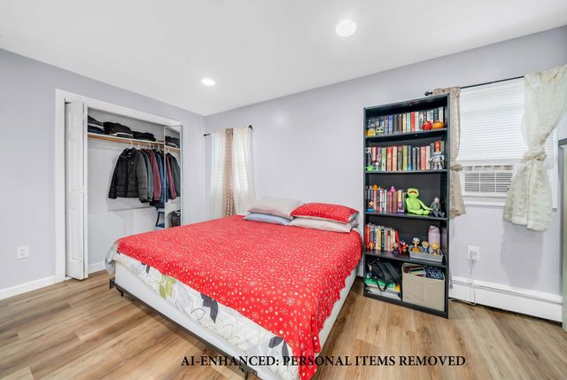 16 South St, Salem, MA 01970