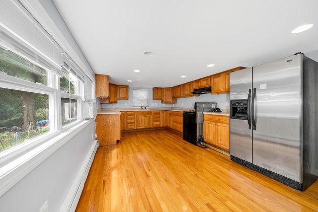 16 South St, Salem, MA 01970