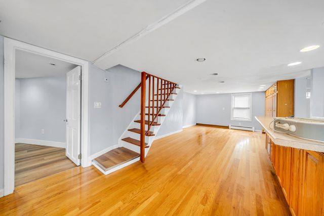 16 South St, Salem, MA 01970
