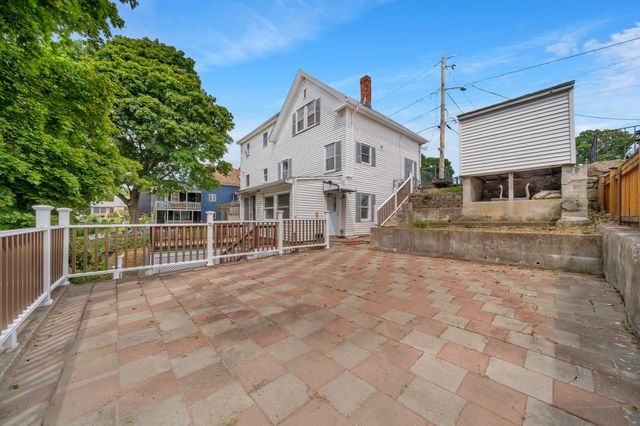 16 South St, Salem, MA 01970