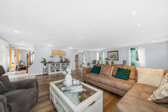 16 South St, Salem, MA 01970