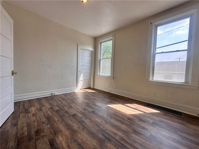 100 Center Avenue, West View, PA 15229