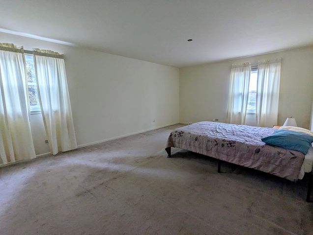 1206 E Suffield Drive, Arlington Heights, IL 60004