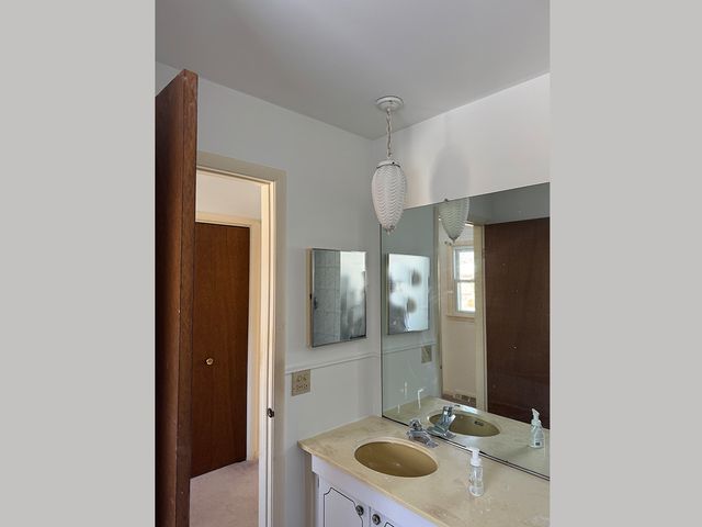 1206 E Suffield Drive, Arlington Heights, IL 60004