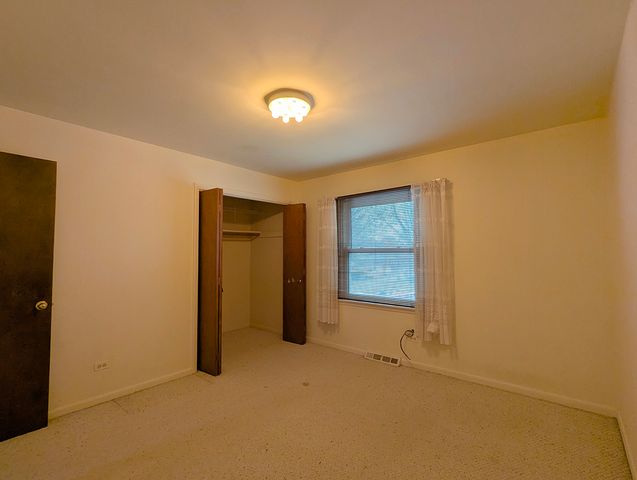 1206 E Suffield Drive, Arlington Heights, IL 60004