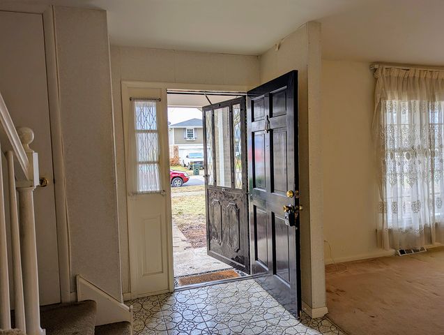 1206 E Suffield Drive, Arlington Heights, IL 60004