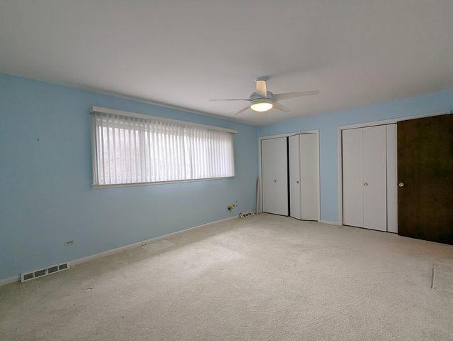 1206 E Suffield Drive, Arlington Heights, IL 60004