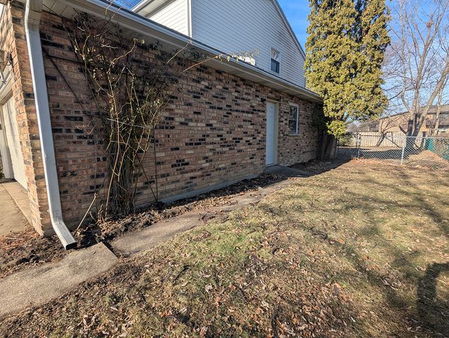1206 E Suffield Drive, Arlington Heights, IL 60004