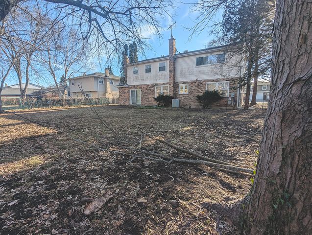 1206 E Suffield Drive, Arlington Heights, IL 60004