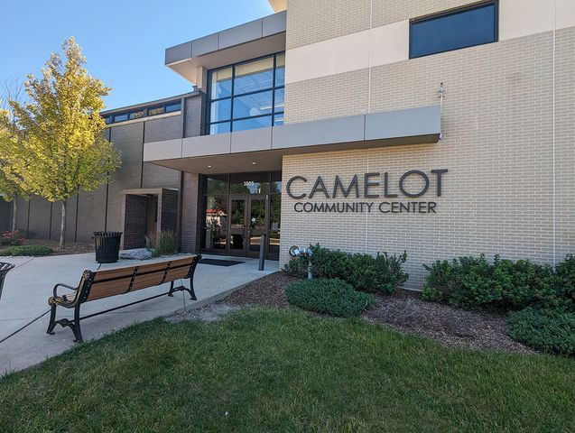 1206 E Suffield Drive, Arlington Heights, IL 60004