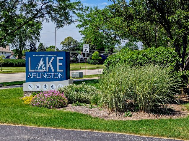 1206 E Suffield Drive, Arlington Heights, IL 60004