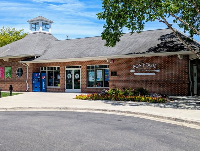 1206 E Suffield Drive, Arlington Heights, IL 60004