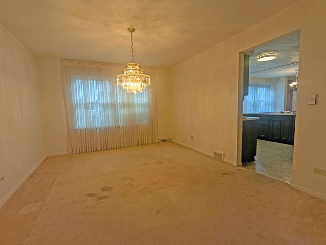 1206 E Suffield Drive, Arlington Heights, IL 60004