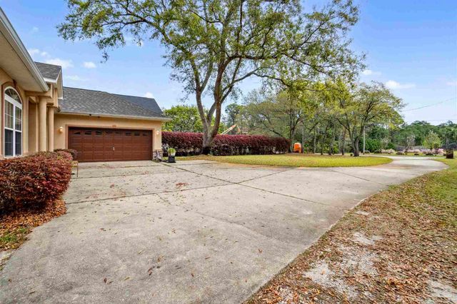 1555 Ocean Breeze Ln, Gulf Breeze, FL 32563