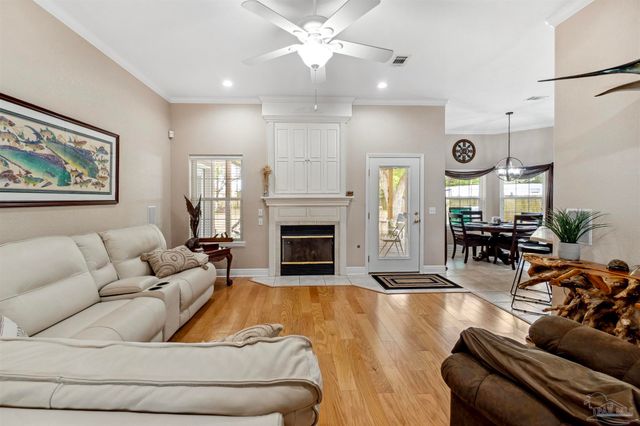 1555 Ocean Breeze Ln, Gulf Breeze, FL 32563