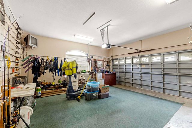 1555 Ocean Breeze Ln, Gulf Breeze, FL 32563