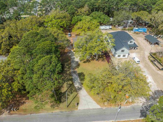 1555 Ocean Breeze Ln, Gulf Breeze, FL 32563