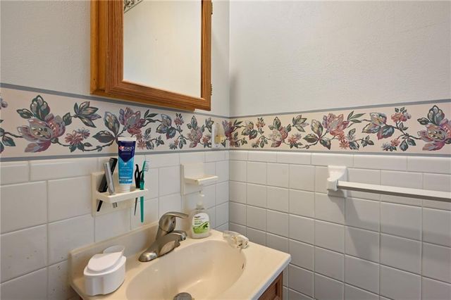 14622 E 36th Street S, Independence, MO 64055