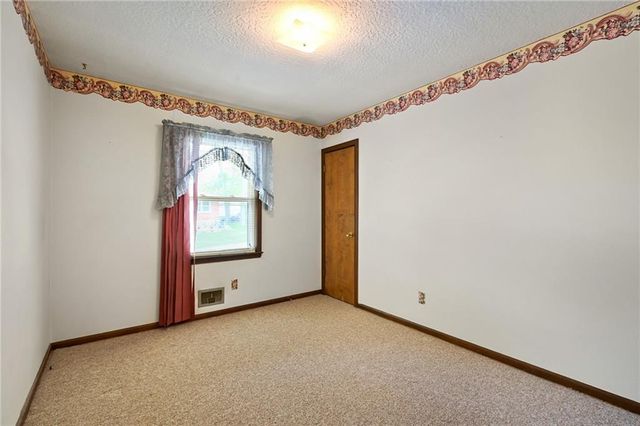 14622 E 36th Street S, Independence, MO 64055