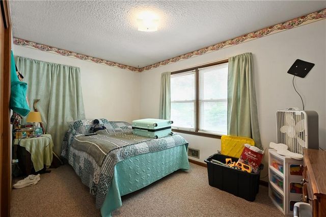 14622 E 36th Street S, Independence, MO 64055