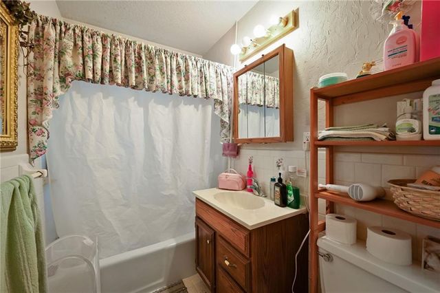 14622 E 36th Street S, Independence, MO 64055