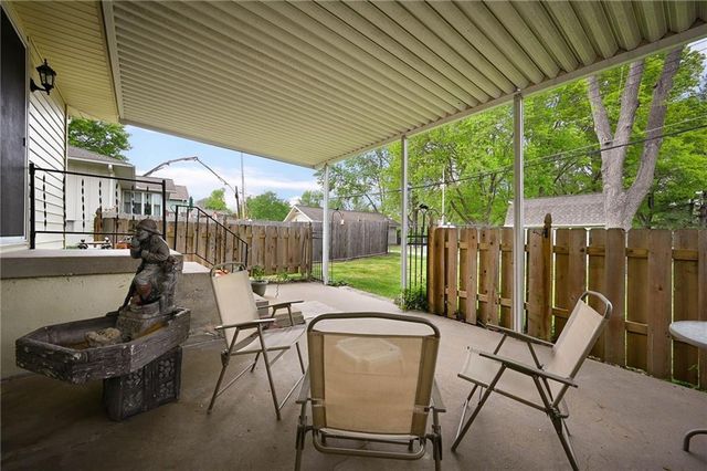 14622 E 36th Street S, Independence, MO 64055