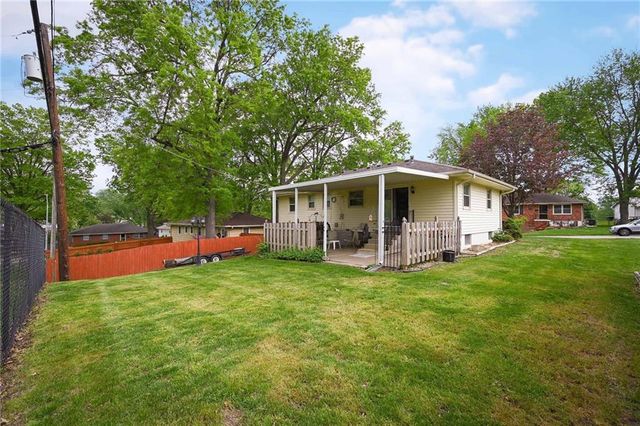 14622 E 36th Street S, Independence, MO 64055