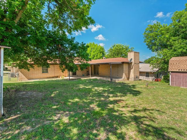 6500 Chapel Lane, Lake Worth, TX 76135