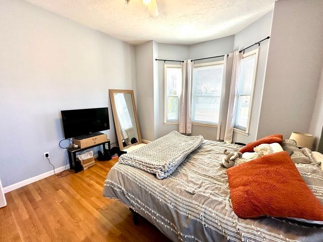 26 Cherry St 1, Waltham, MA 02453