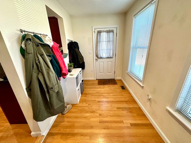 26 Cherry St 1, Waltham, MA 02453