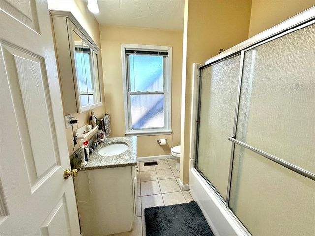 26 Cherry St 1, Waltham, MA 02453