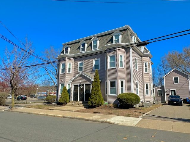 26 Cherry St 1, Waltham, MA 02453