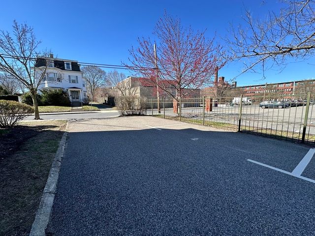26 Cherry St 1, Waltham, MA 02453