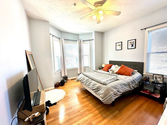 26 Cherry St 1, Waltham, MA 02453