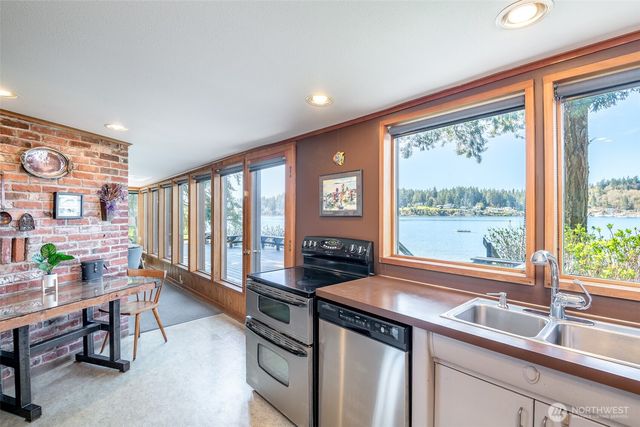 5222 Mahncke Road SW, Longbranch, WA 98351