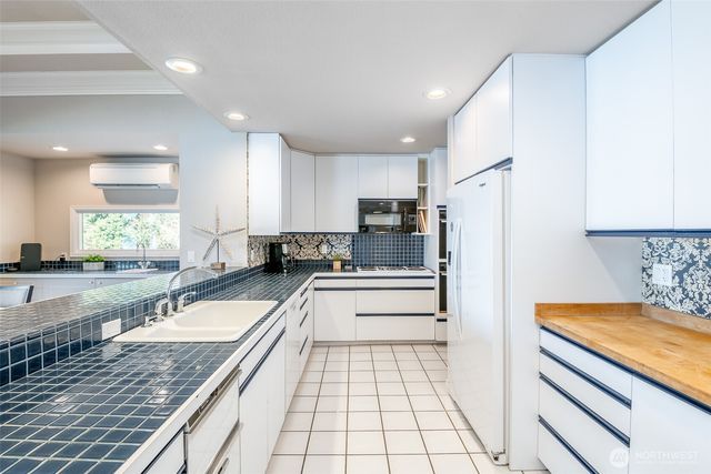 5222 Mahncke Road SW, Longbranch, WA 98351