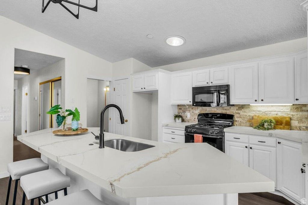 Image 4 of property listing at 1331 N DIXIE DOWNS RD #100, St. George, UT 84770