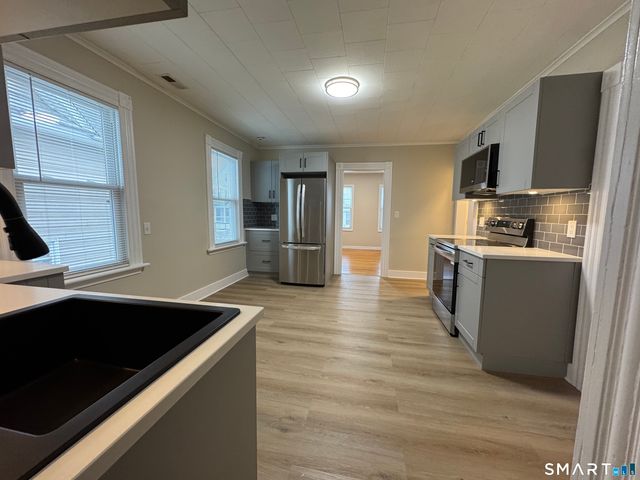 22 Dwight Street 2nd Fl, Ansonia, CT 06401